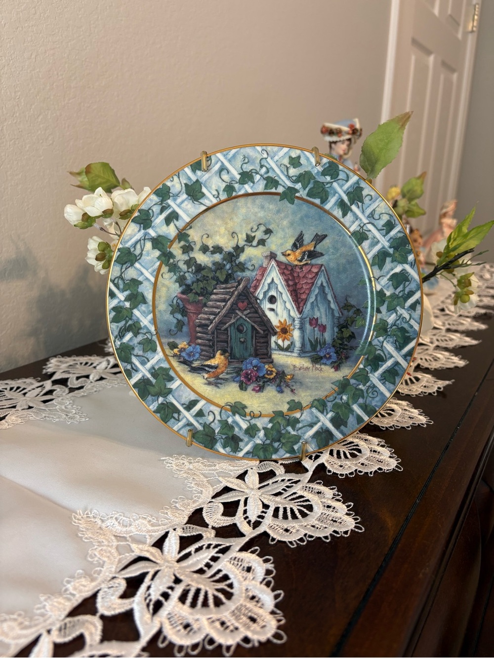 Bradford Exchange “Ivy Lane” Welcome to the Neighborhood decorative plate